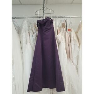 NWT JR BRIDEMAIDS GOWN IN AMETHYST SIZE 10